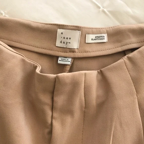 Women's High-Rise Tailored Shorts A New Day Size 14 NWOT - Picture 4 of 8